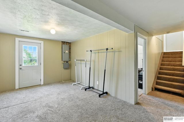 3914 N 94th Street, Omaha, NE 68134