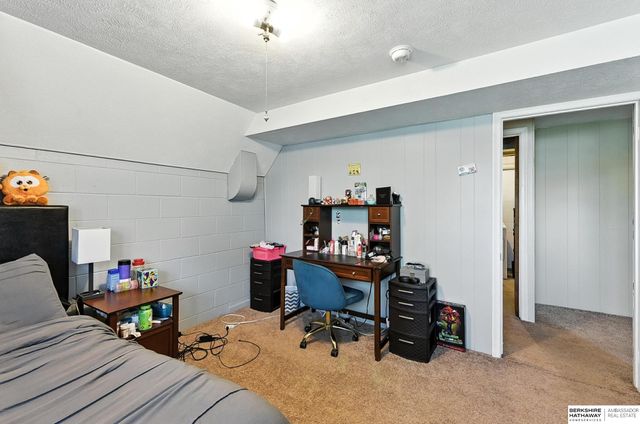 3914 N 94th Street, Omaha, NE 68134