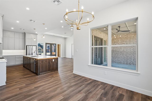 16 Pareya Circle, West, TX 76691