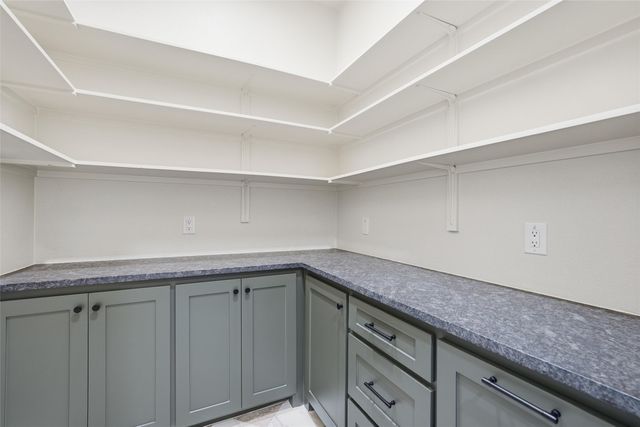 16 Pareya Circle, West, TX 76691