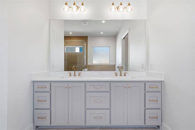 16 Pareya Circle, West, TX 76691