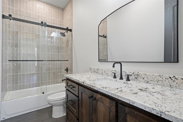 16 Pareya Circle, West, TX 76691