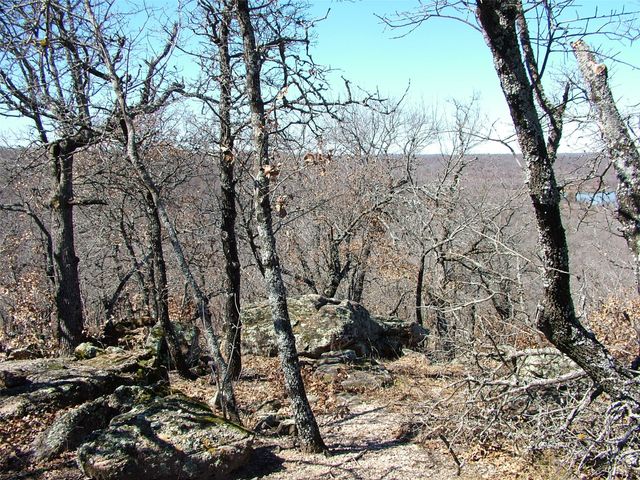 401 Mountain View Court, Sunset, TX 76270