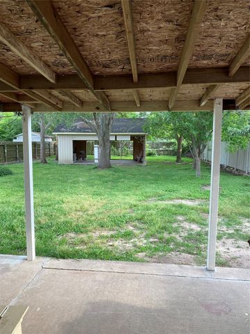 8012 Folkstone Lane, Houston, TX 77075