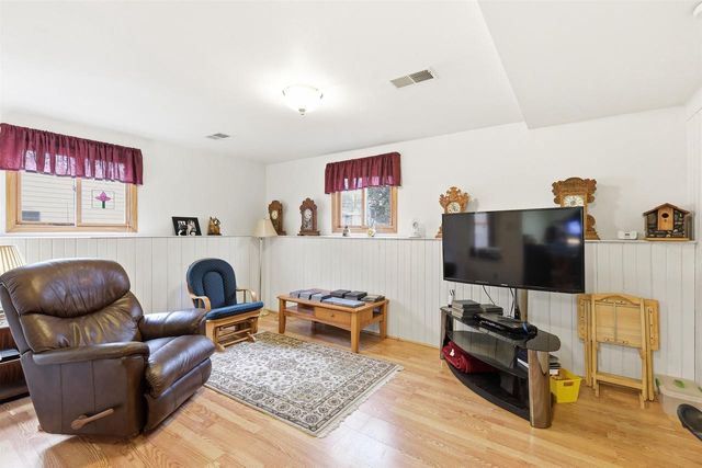 1107 HONEYSUCKLE LANE, Neenah, WI 54956