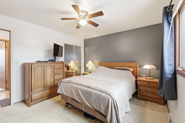 1107 HONEYSUCKLE LANE, Neenah, WI 54956