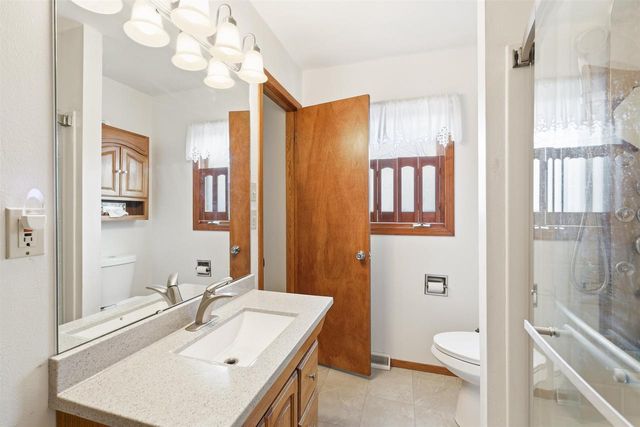 1107 HONEYSUCKLE LANE, Neenah, WI 54956