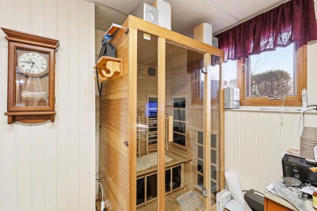 1107 HONEYSUCKLE LANE, Neenah, WI 54956