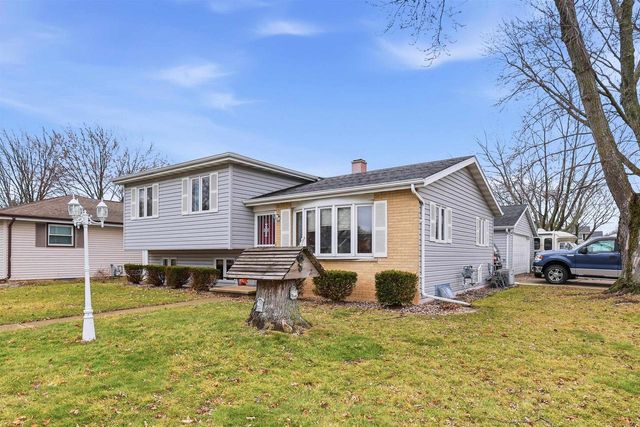 1107 HONEYSUCKLE LANE, Neenah, WI 54956