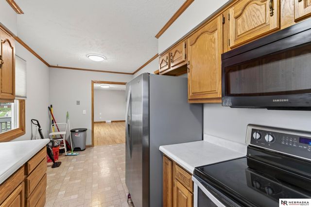 8506 Birch Drive, La Vista, NE 68128