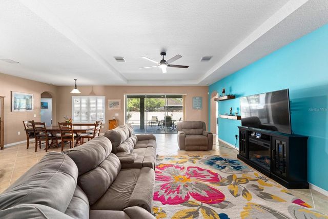 11403 SCRIBNER STATION LANE, Lithia, FL 33547