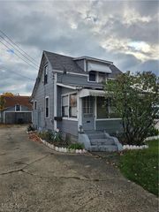 1137 S Arlington Street, Akron, OH 44306
