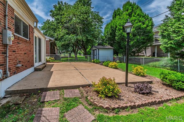 6011 Ranchwood Drive, Affton, MO 63123