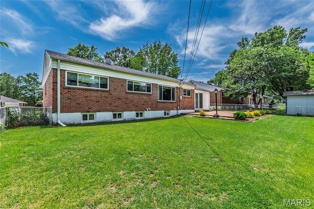 6011 Ranchwood Drive, Affton, MO 63123