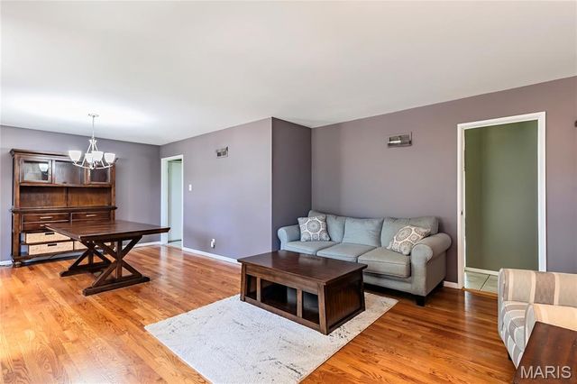 6011 Ranchwood Drive, Affton, MO 63123