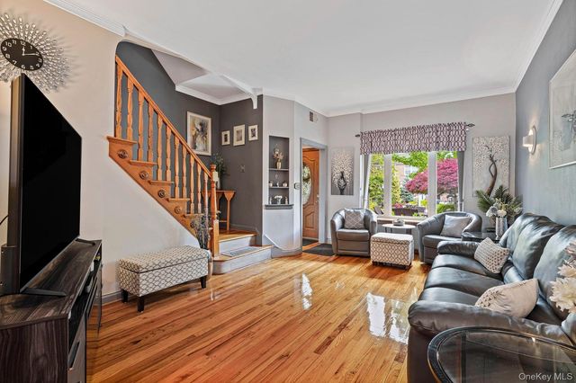 61-36 77th Street, Middle Village, NY 11379