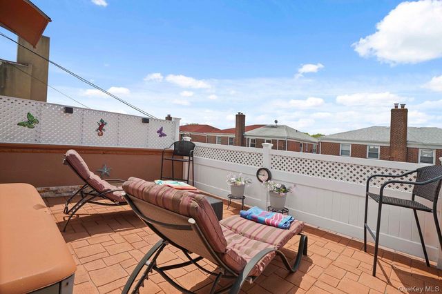 61-36 77th Street, Middle Village, NY 11379