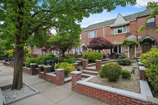 61-36 77th Street, Middle Village, NY 11379