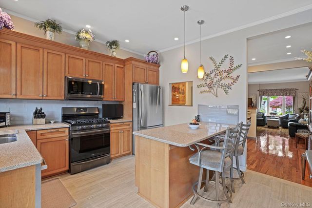 61-36 77th Street, Middle Village, NY 11379