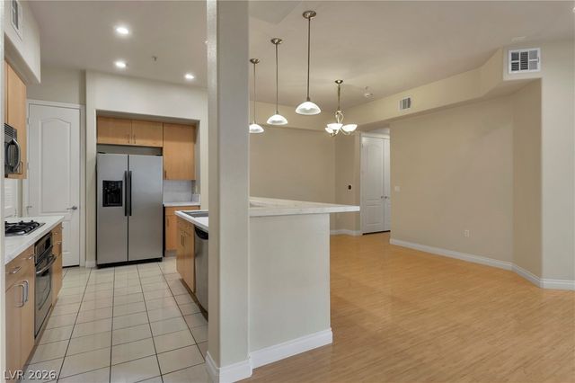 26 East SERENE Avenue 319, Las Vegas, NV 89123