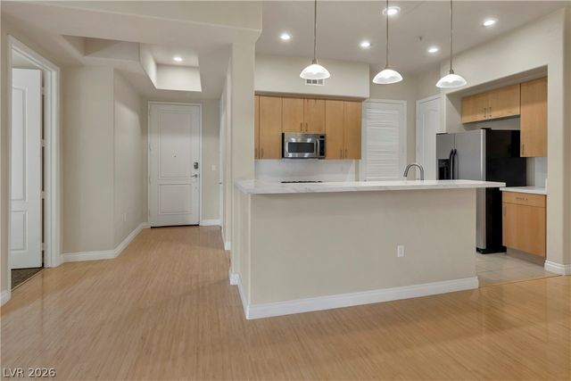 26 East SERENE Avenue 319, Las Vegas, NV 89123