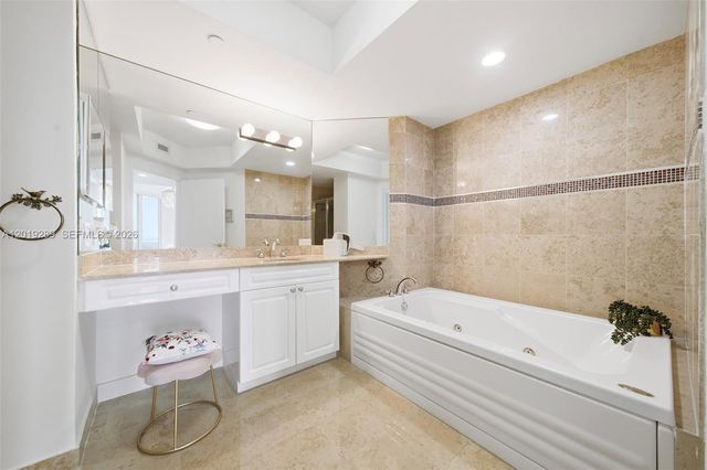 4779 Collins Ave 1206, Miami Beach, FL 33140