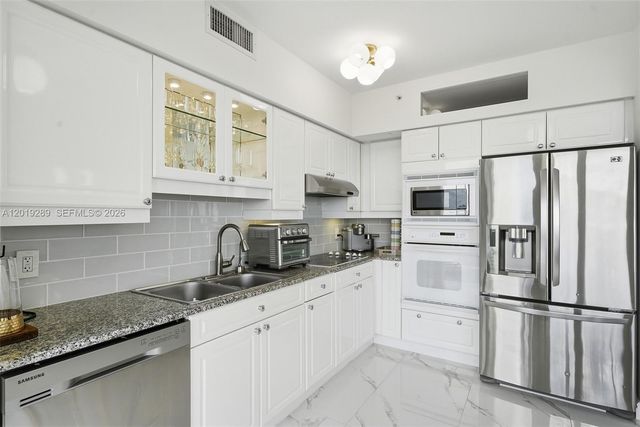 4779 Collins Ave 1206, Miami Beach, FL 33140