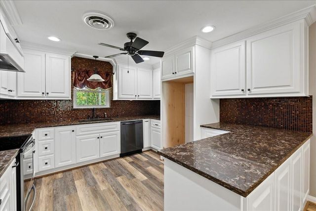 11511 Cherry Point Drive, Mont Belvieu, TX 77535