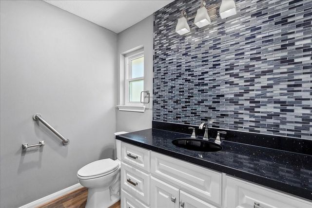 11511 Cherry Point Drive, Mont Belvieu, TX 77535