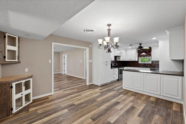 11511 Cherry Point Drive, Mont Belvieu, TX 77535