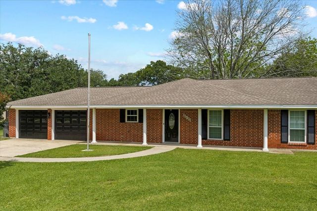 11511 Cherry Point Drive, Mont Belvieu, TX 77535