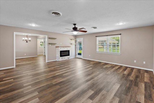 11511 Cherry Point Drive, Mont Belvieu, TX 77535