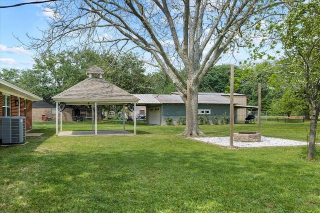 11511 Cherry Point Drive, Mont Belvieu, TX 77535