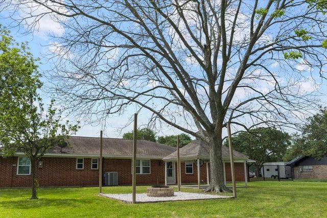 11511 Cherry Point Drive, Mont Belvieu, TX 77535