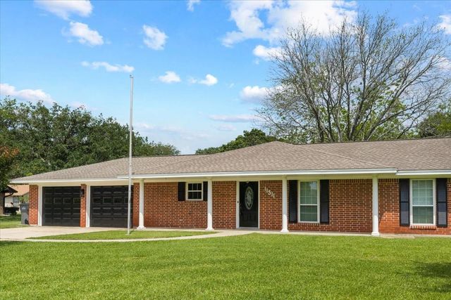 11511 Cherry Point Drive, Mont Belvieu, TX 77535