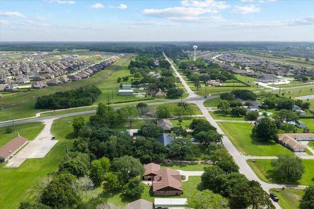 11511 Cherry Point Drive, Mont Belvieu, TX 77535