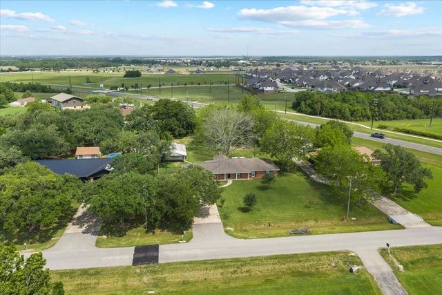 11511 Cherry Point Drive, Mont Belvieu, TX 77535