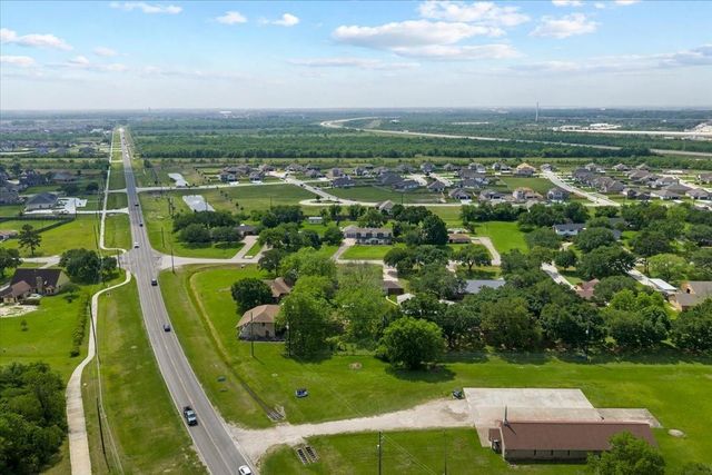 11511 Cherry Point Drive, Mont Belvieu, TX 77535