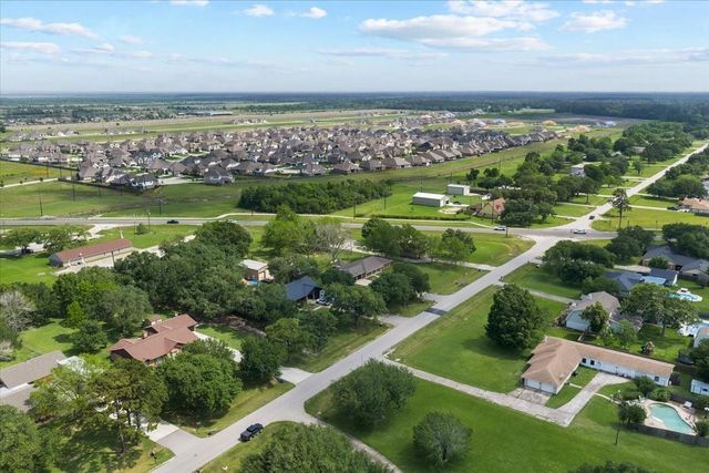11511 Cherry Point Drive, Mont Belvieu, TX 77535