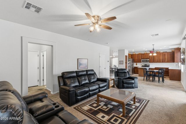 2212 W BLAYLOCK Drive, Phoenix, AZ 85085