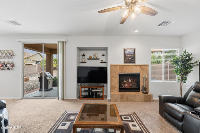 2212 W BLAYLOCK Drive, Phoenix, AZ 85085