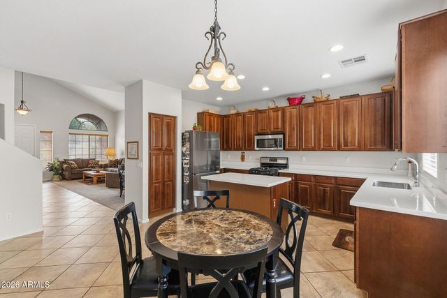 2212 W BLAYLOCK Drive, Phoenix, AZ 85085