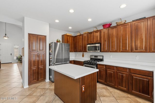 2212 W BLAYLOCK Drive, Phoenix, AZ 85085