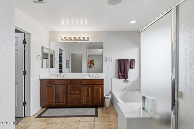 2212 W BLAYLOCK Drive, Phoenix, AZ 85085