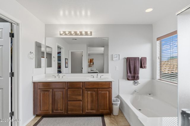 2212 W BLAYLOCK Drive, Phoenix, AZ 85085