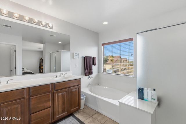 2212 W BLAYLOCK Drive, Phoenix, AZ 85085