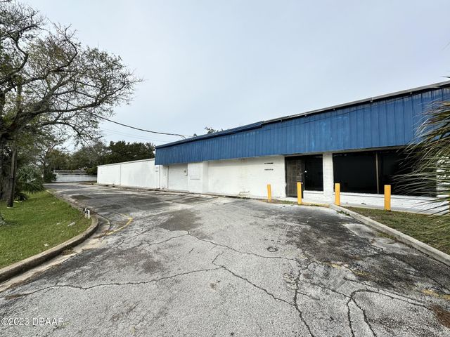 818 N Ridgewood Avenue, Daytona Beach, FL 32114