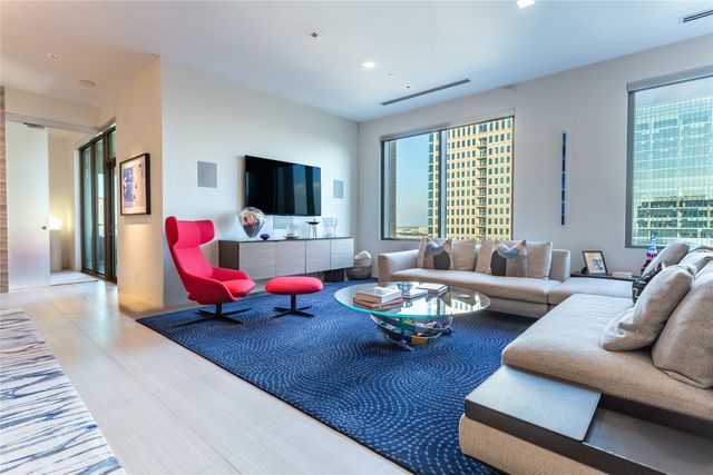 2300 WOLF Street 18A, Dallas, TX 75201