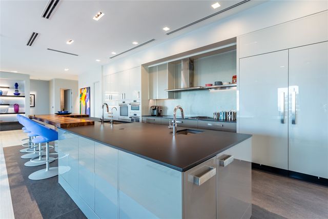 2300 WOLF Street 18A, Dallas, TX 75201