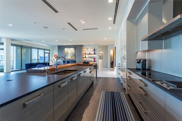 2300 WOLF Street 18A, Dallas, TX 75201